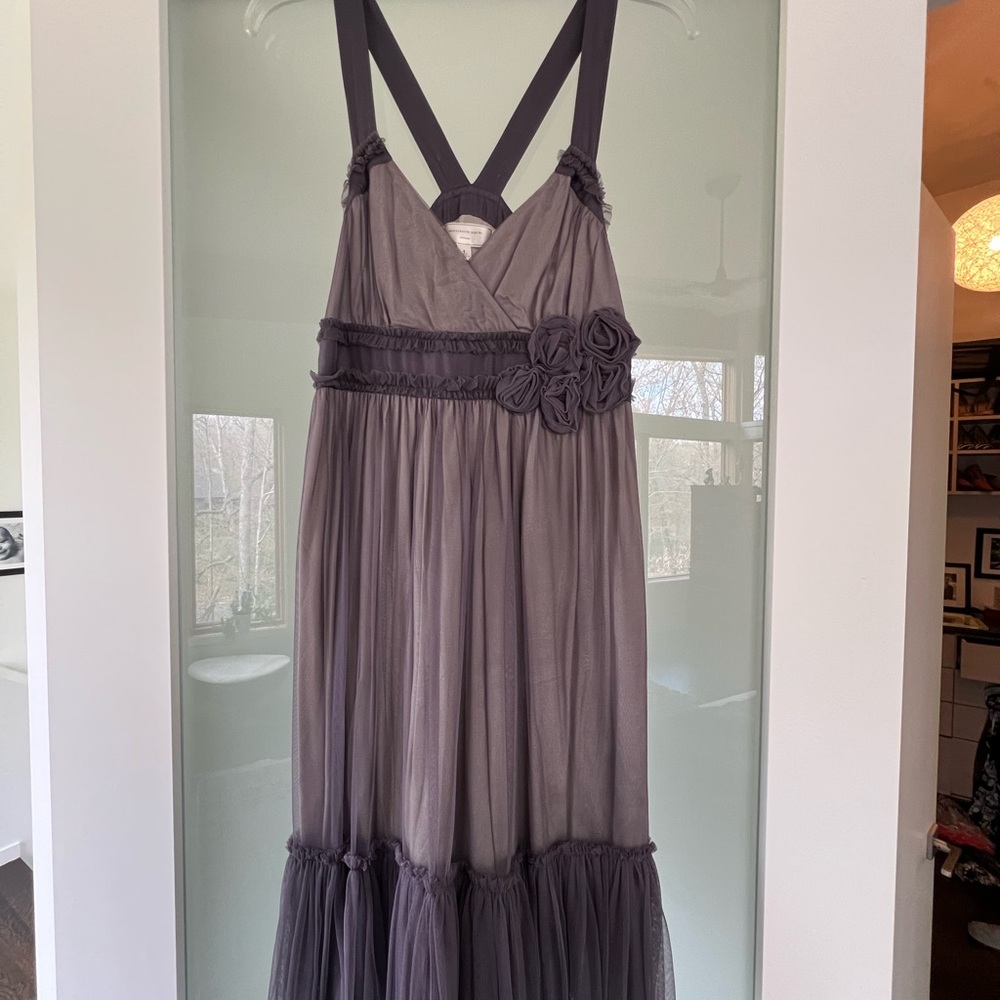 Elegant Gray Sleeveless Dress with Floral Accents